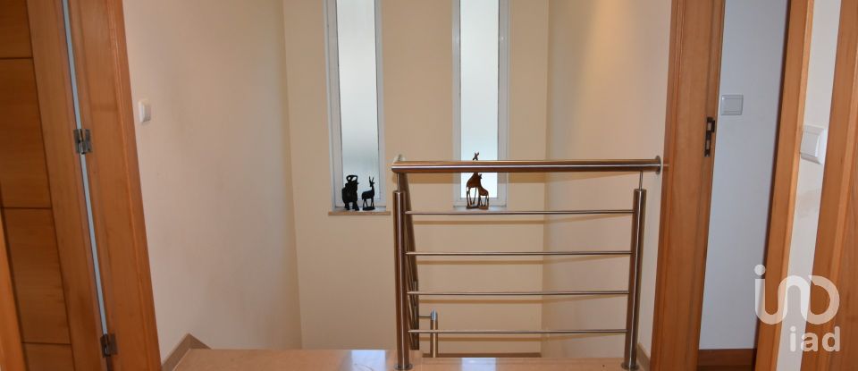 Moradia T5 em Igreja Nova do Sobral de 240 m²