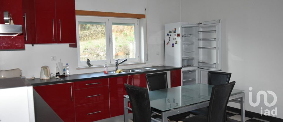 Moradia T5 em Igreja Nova do Sobral de 240 m²