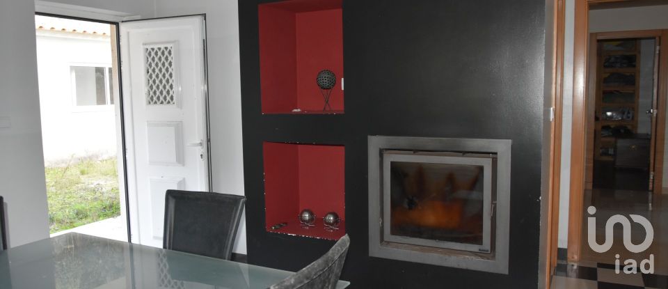 Moradia T5 em Igreja Nova do Sobral de 240 m²