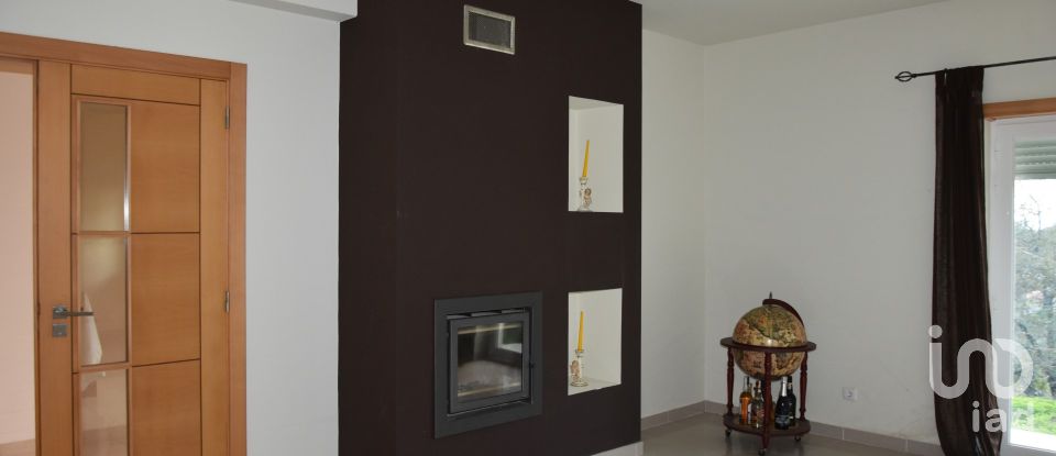 Moradia T5 em Igreja Nova do Sobral de 240 m²