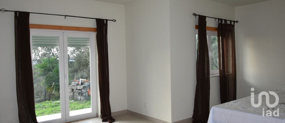 Moradia T5 em Igreja Nova do Sobral de 240 m²