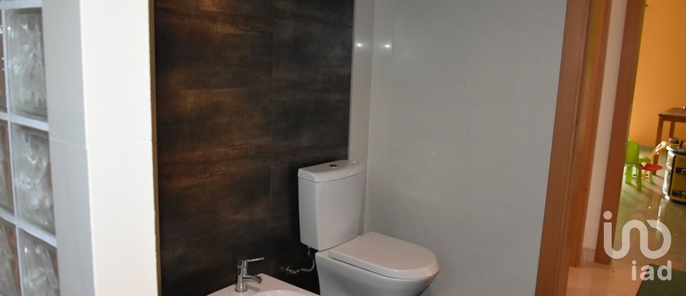 Moradia T5 em Igreja Nova do Sobral de 240 m²