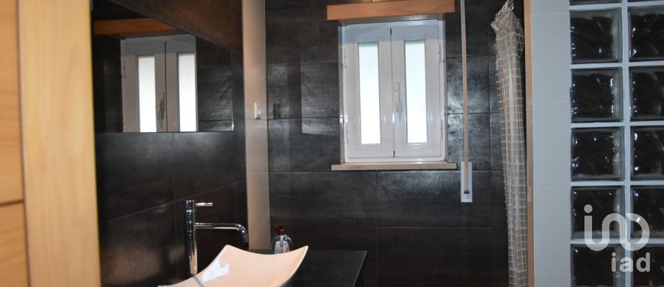 Moradia T5 em Igreja Nova do Sobral de 240 m²