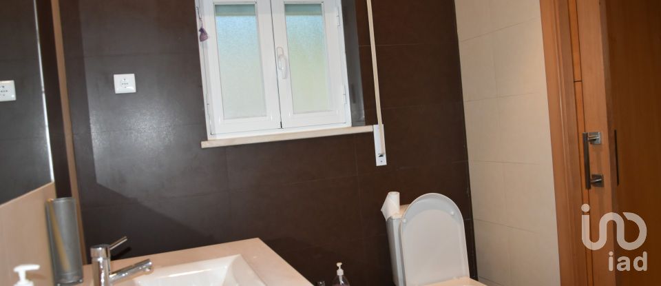 Moradia T5 em Igreja Nova do Sobral de 240 m²