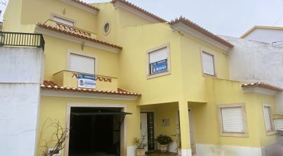 Maison T4 à Carvoeira e Carmões de 151 m²