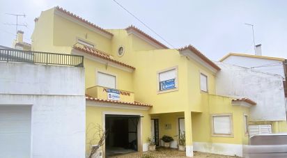 Maison T4 à Carvoeira e Carmões de 151 m²