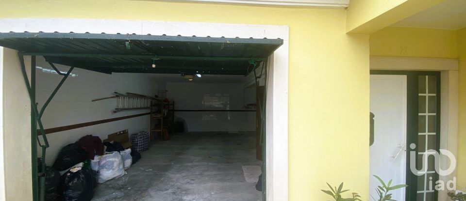 Maison T4 à Carvoeira e Carmões de 151 m²