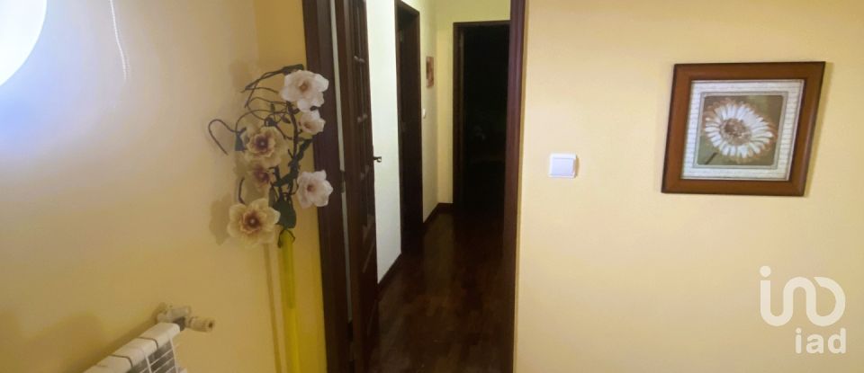 Maison T4 à Carvoeira e Carmões de 151 m²