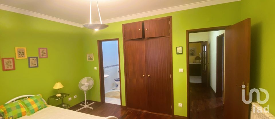 Maison T4 à Carvoeira e Carmões de 151 m²