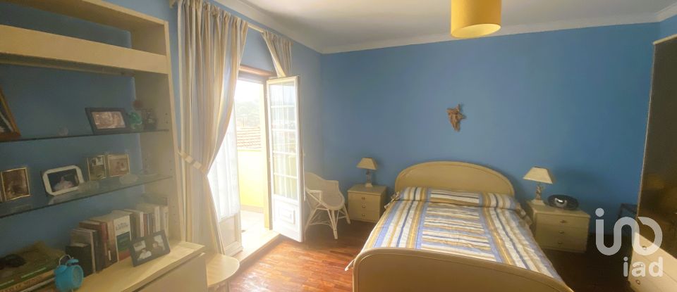 Maison T4 à Carvoeira e Carmões de 151 m²