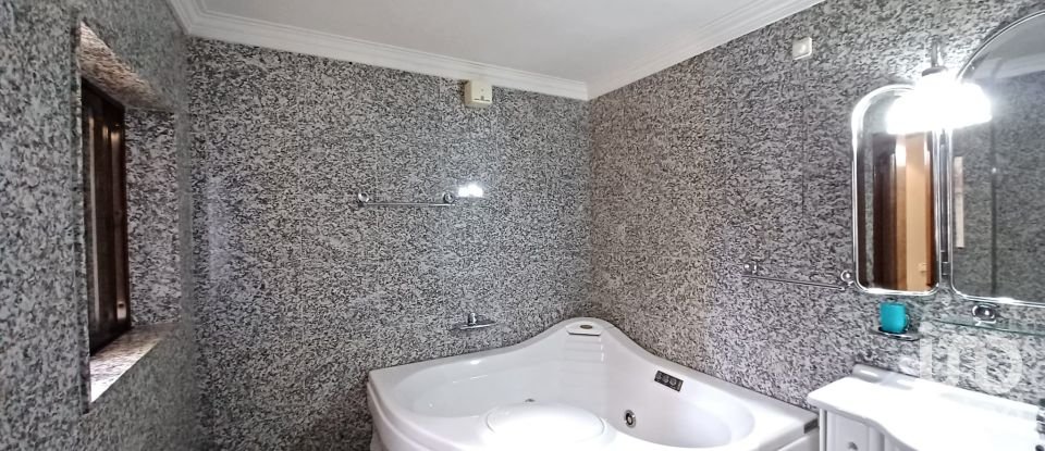 Moradia T4 em São Mamede de Infesta e Senhora da Hora de 252 m²