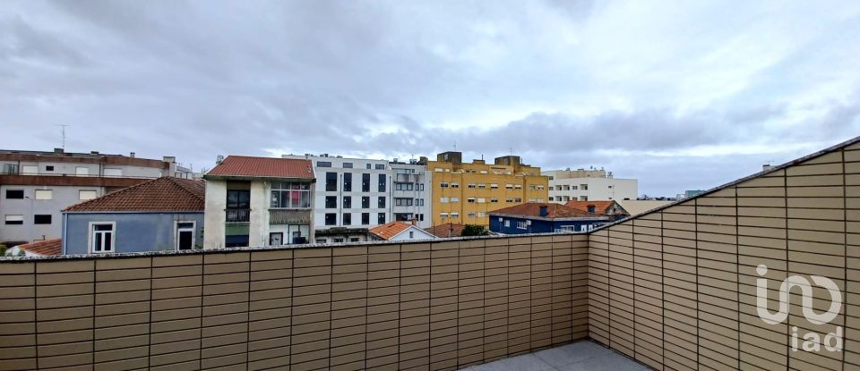 Moradia T4 em São Mamede de Infesta e Senhora da Hora de 252 m²