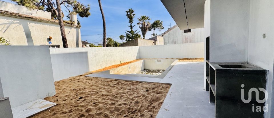 Moradia T3 em Charneca De Caparica E Sobreda de 170 m²