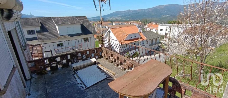 Maison T4 à Vila e Roussas de 228 m²