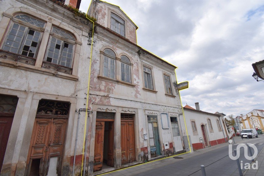 Casa tradicional T6 em Lousã e Vilarinho de 261 m²
