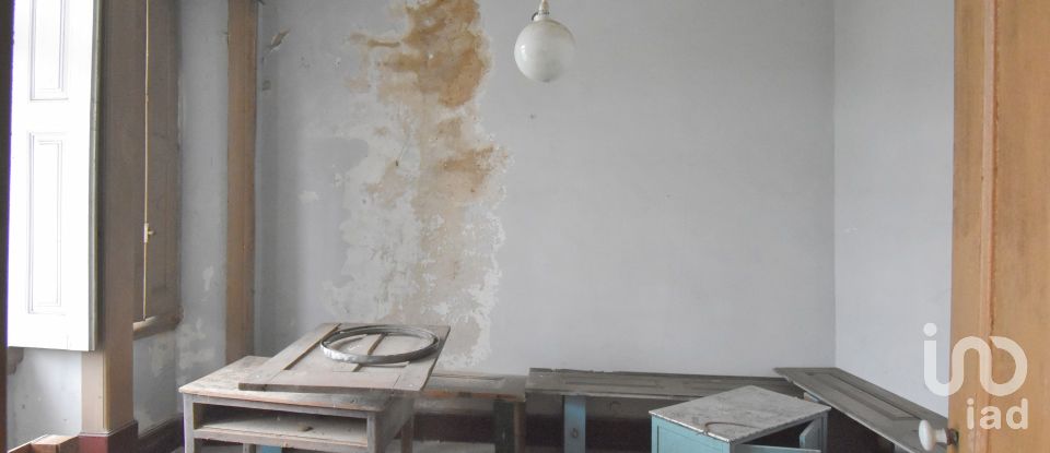 Casa tradicional T6 em Lousã e Vilarinho de 261 m²