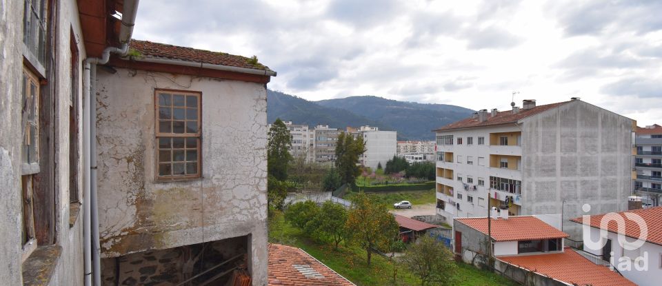 Casa tradicional T6 em Lousã e Vilarinho de 261 m²