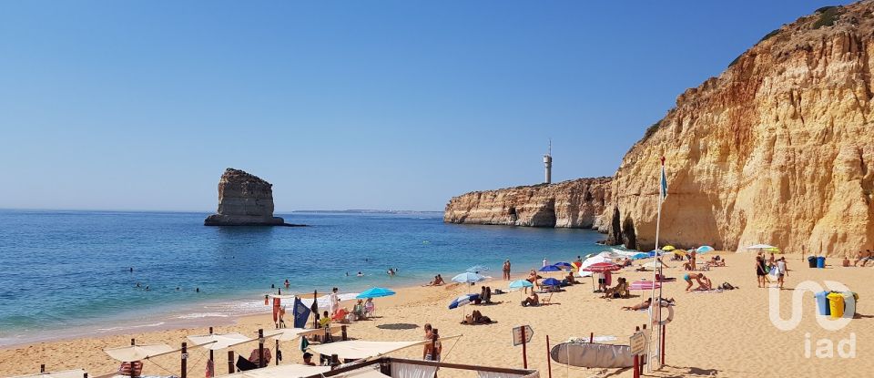 Moradia T4 em Estômbar e Parchal de 250 m²