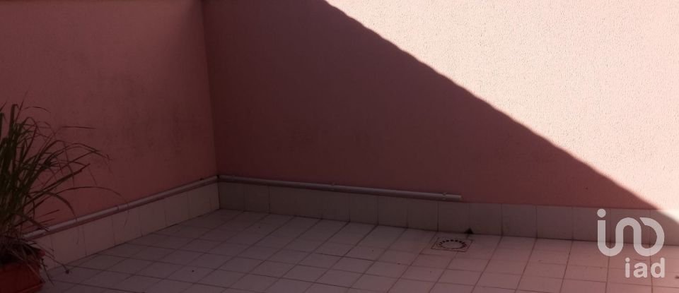 Boutique/Local commercial à Pinhal Novo de 68 m²