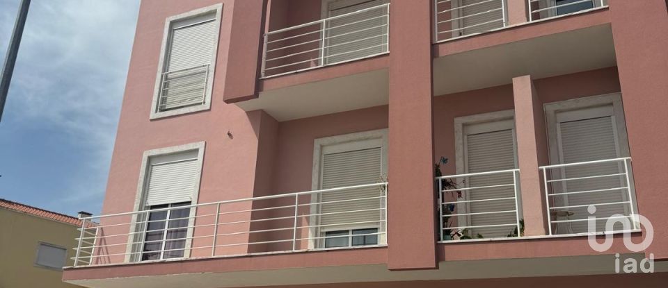 Boutique/Local commercial à Pinhal Novo de 68 m²