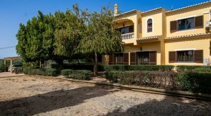 Ferme T4 à Alcantarilha e Pêra de 207 m²