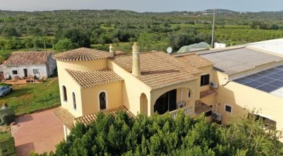 Ferme T4 à Alcantarilha e Pêra de 207 m²