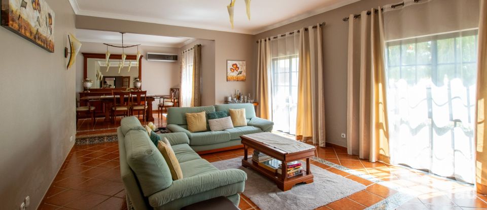 Ferme T4 à Alcantarilha e Pêra de 207 m²