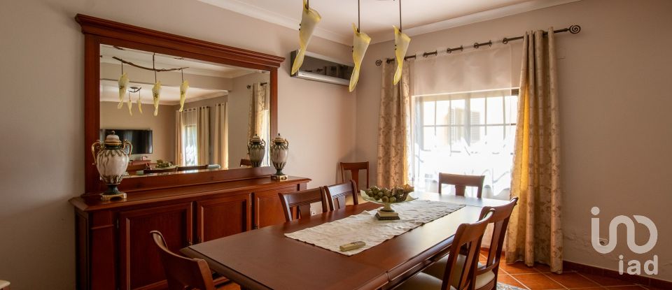 Ferme T4 à Alcantarilha e Pêra de 207 m²