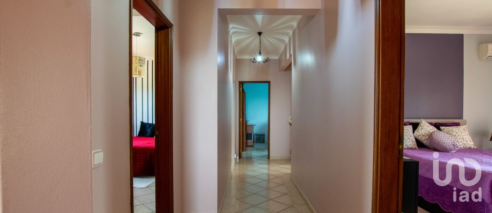 Ferme T4 à Alcantarilha e Pêra de 207 m²