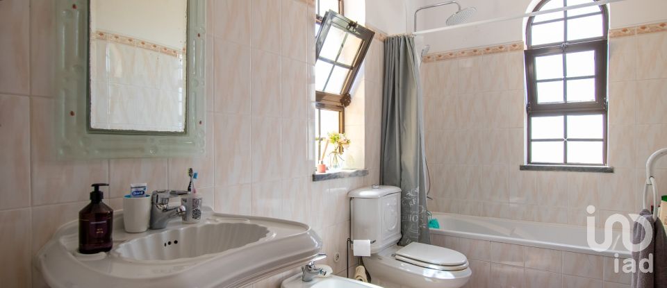 Ferme T4 à Alcantarilha e Pêra de 207 m²