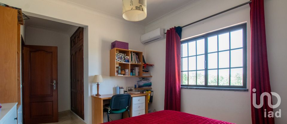 Ferme T4 à Alcantarilha e Pêra de 207 m²