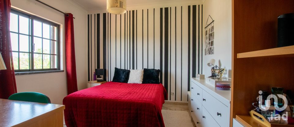 Ferme T4 à Alcantarilha e Pêra de 207 m²