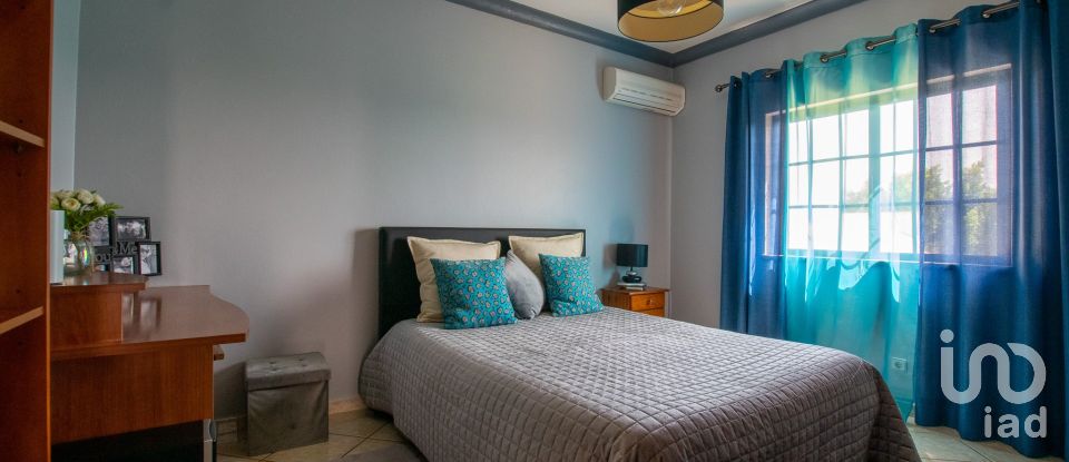 Ferme T4 à Alcantarilha e Pêra de 207 m²