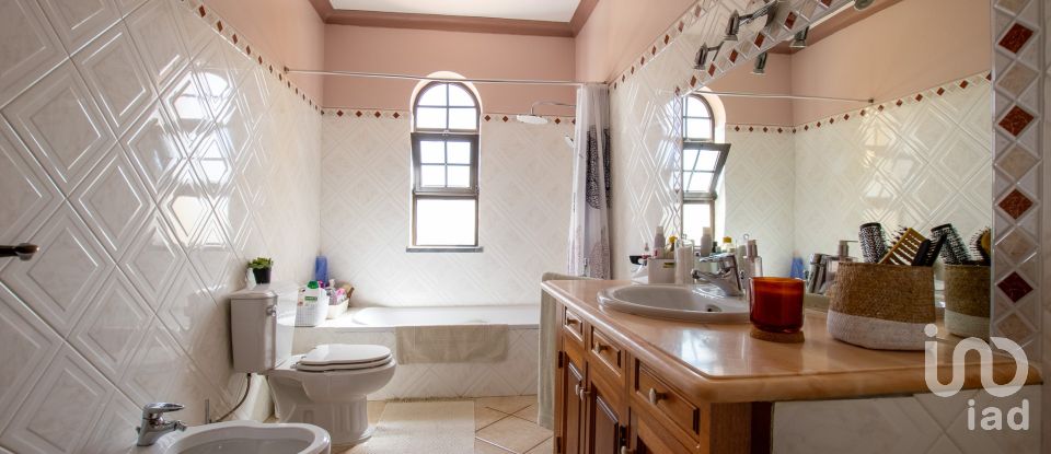 Ferme T4 à Alcantarilha e Pêra de 207 m²