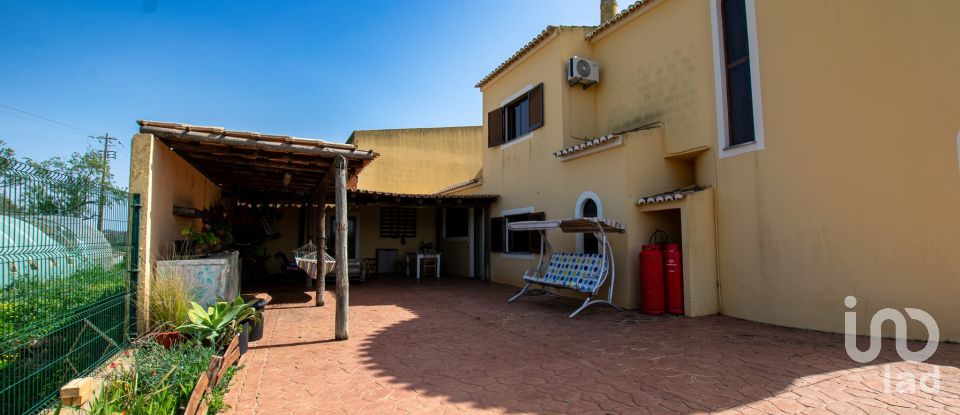 Ferme T4 à Alcantarilha e Pêra de 207 m²