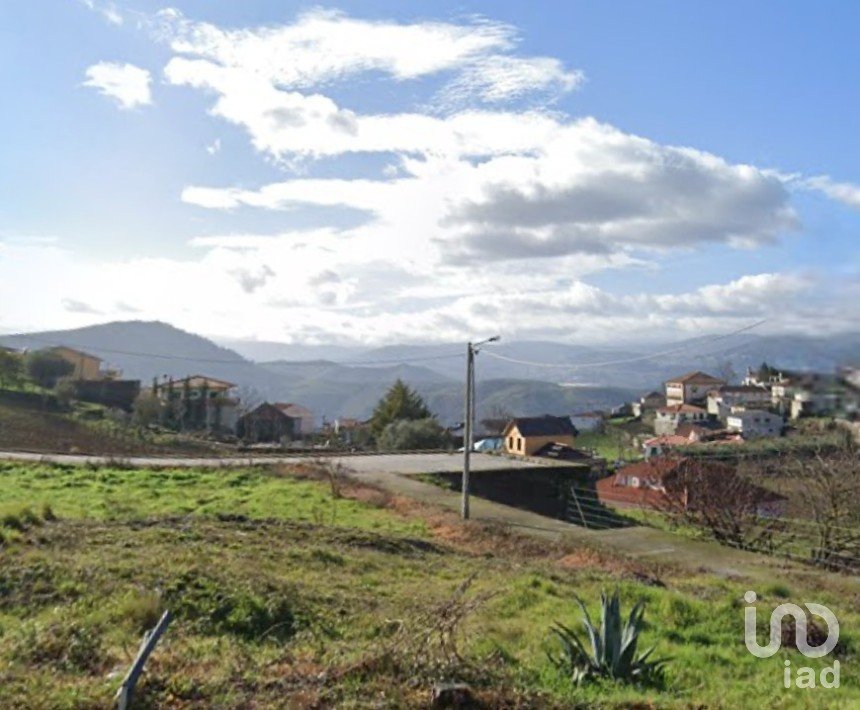 Building plot in Poiares e Canelas of 520 m²