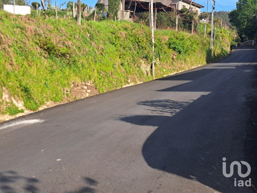 Terreno em Dossãos de 1 522 m²