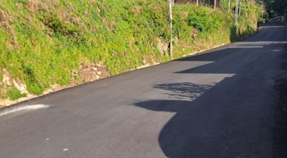 Terrain à Dossãos de 1 522 m²