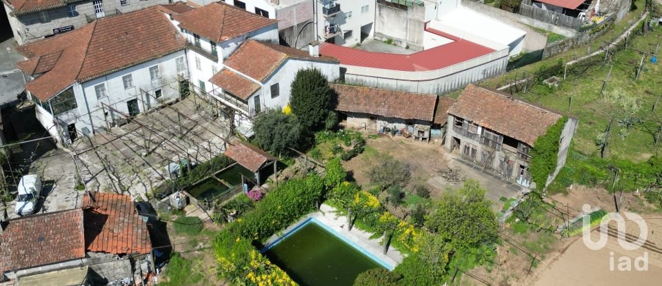 Moradia T11 em Vila Cova da Lixa e Borba de Godim de 1 272 m²