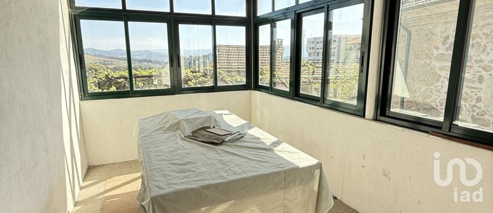 Moradia T11 em Vila Cova da Lixa e Borba de Godim de 1 272 m²