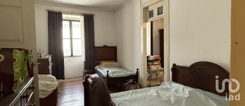 Moradia T11 em Vila Cova da Lixa e Borba de Godim de 1 272 m²