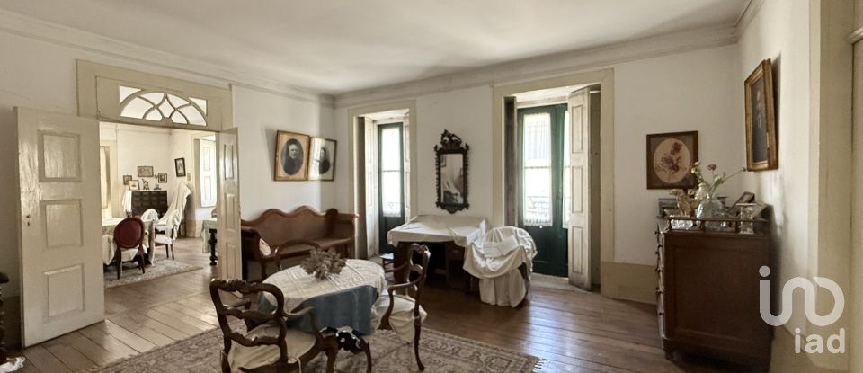 Moradia T11 em Vila Cova da Lixa e Borba de Godim de 1 272 m²