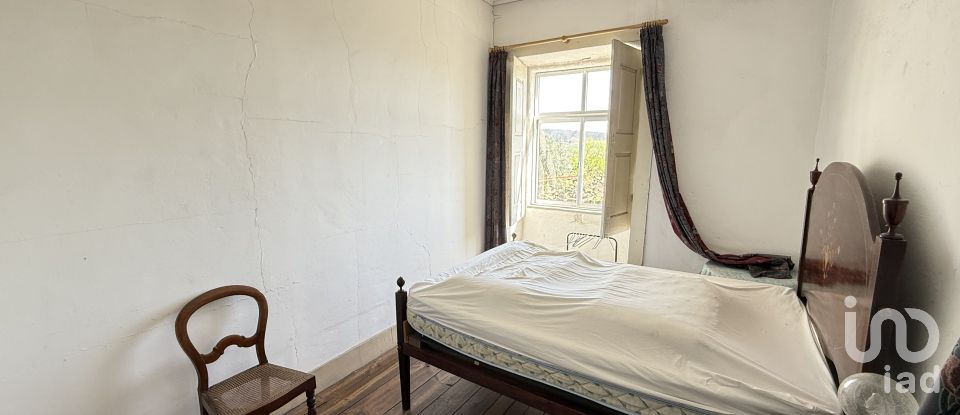 Moradia T11 em Vila Cova da Lixa e Borba de Godim de 1 272 m²