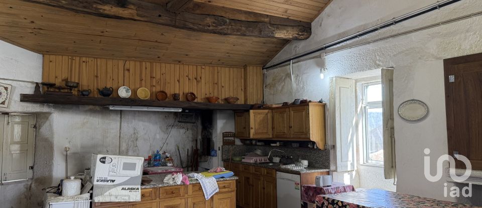 Moradia T11 em Vila Cova da Lixa e Borba de Godim de 1 272 m²