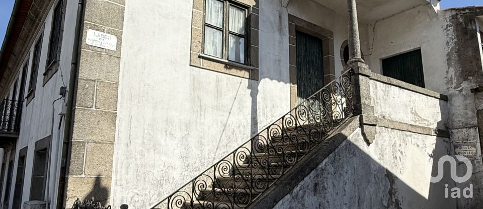 Moradia T11 em Vila Cova da Lixa e Borba de Godim de 1 272 m²