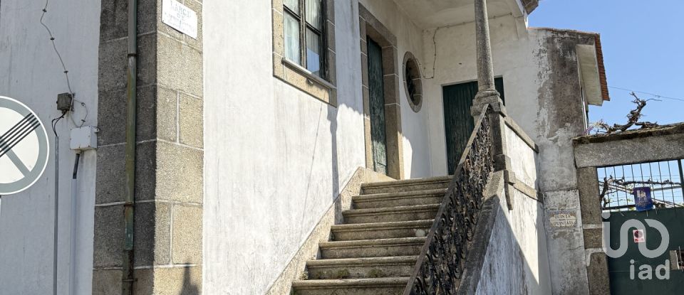 Moradia T11 em Vila Cova da Lixa e Borba de Godim de 1 272 m²