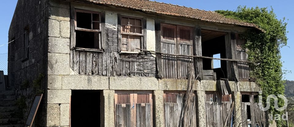 Moradia T11 em Vila Cova da Lixa e Borba de Godim de 1 272 m²