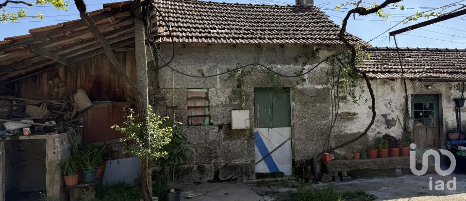 Moradia T11 em Vila Cova da Lixa e Borba de Godim de 1 272 m²