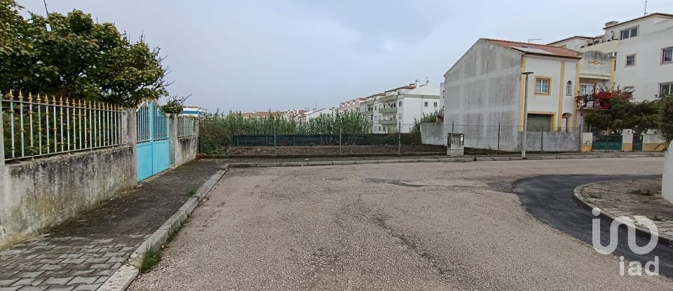 Moradia T3 em Atouguia da Baleia de 128 m²