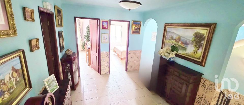 House T5 in Benfica do Ribatejo of 175 m²